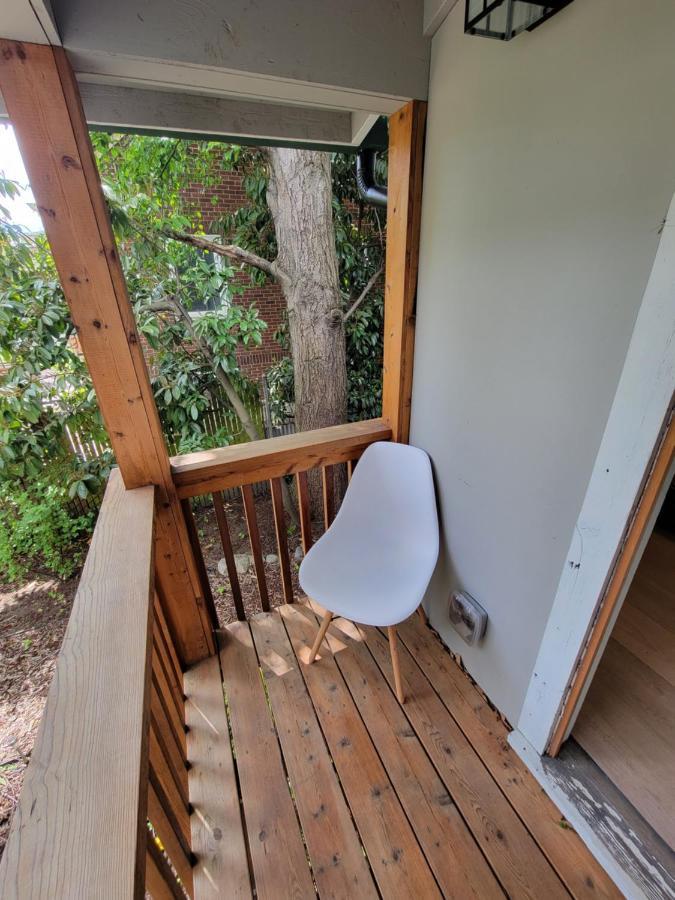 Modern Craftsman Garden Patio In Georgetown Villa Seattle Exterior photo